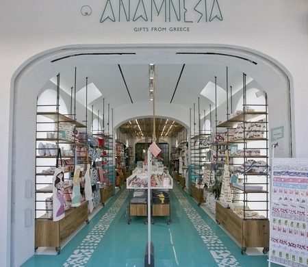 Η ANAMNESIA με νέο κατάστημα στην Πλάκα