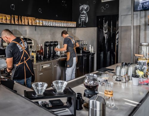 Bridge Coffee Roasters: Τα δίκτυα franchise λειτουργούν ως ομπρέλα προστασίας για τον επιχειρηματία