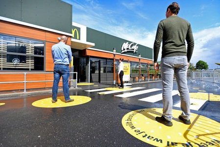 Τα καταστήματα της μετά την πανδημία εποχής σχεδιάζει η McDonald’s