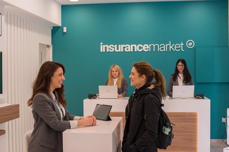Tα insurancemarket.gr phygital stores αποτελούν τη σίγουρη λύση του καταναλωτή