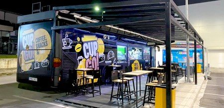 CUP&GO: εντυπωσιακά food trucks που «παρκάρουν» παντού!