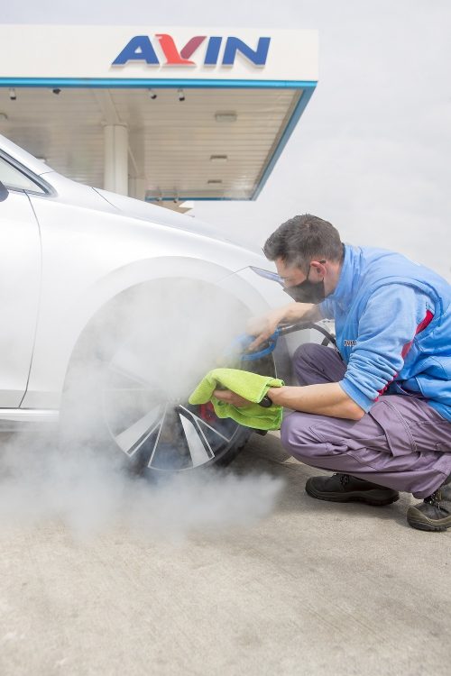 AVIN: Καθαρισμός Αυτοκινήτου με τη δύναμη του ατμού