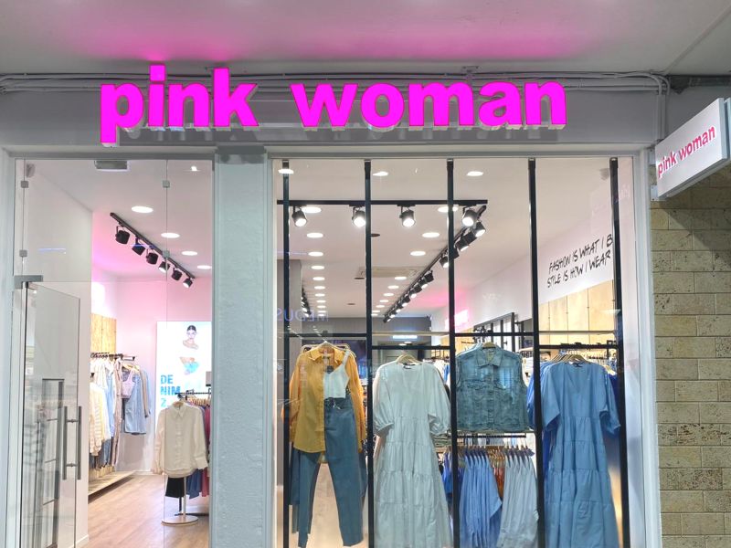 Pink_Woman_Store