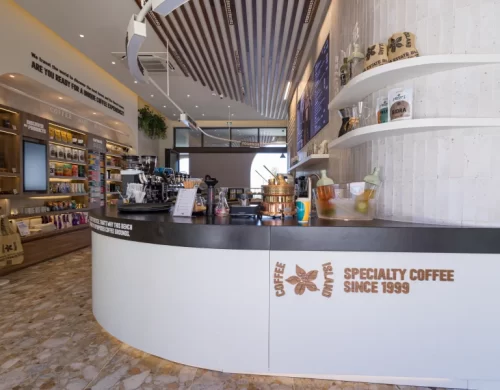 Το concept store του Coffee Island, Brews & Bakes στη Navarino Agora