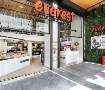 Τα everest ανανέωσαν τα καταστήματα σε Αμπελόκηπους και Γλυφάδα